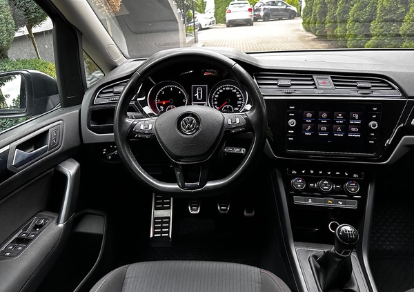 Volkswagen Touran cena 79800 przebieg: 133780, rok produkcji 2018 z Grodków małe 742